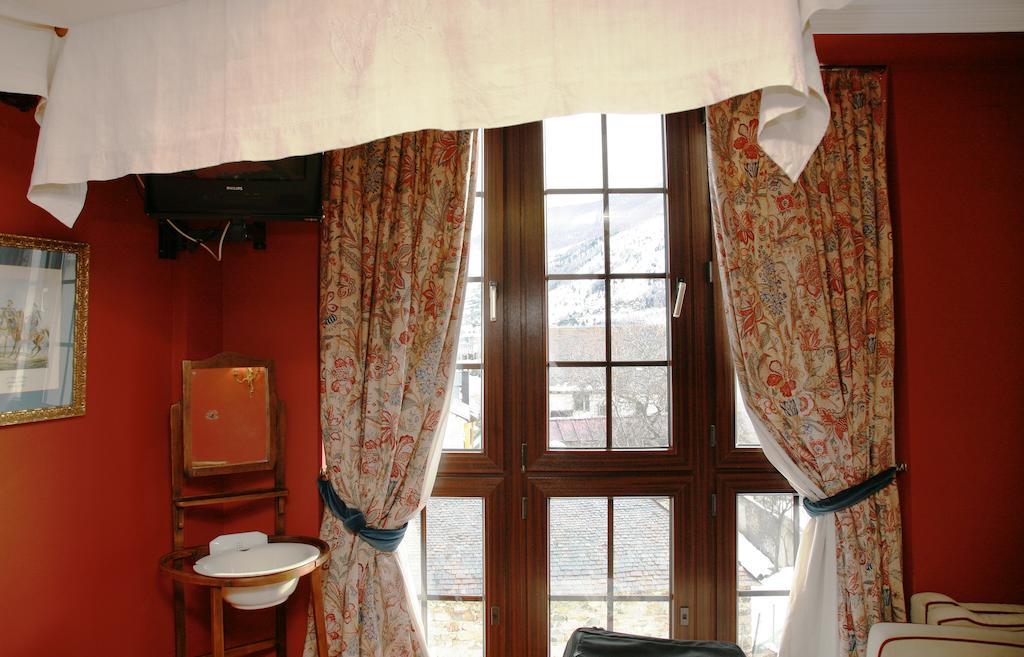 Hotel Almud Sallent de Gállego الغرفة الصورة